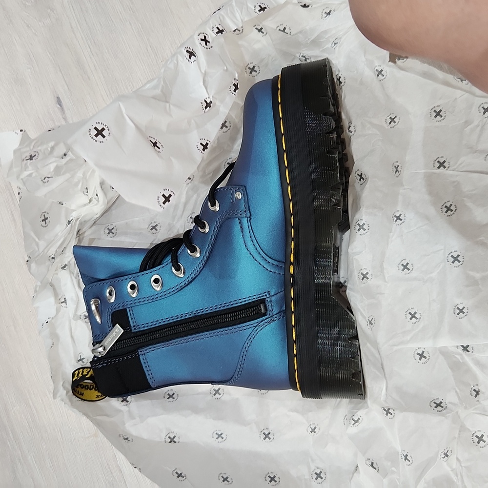 NWT Dr. Martens Jadon II Hardware Pull Up Leather Platform Boots 5M / 6W… - Picture 7 of 12